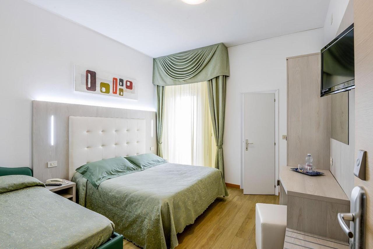 Hotel Corinna Rimini Kültér fotó