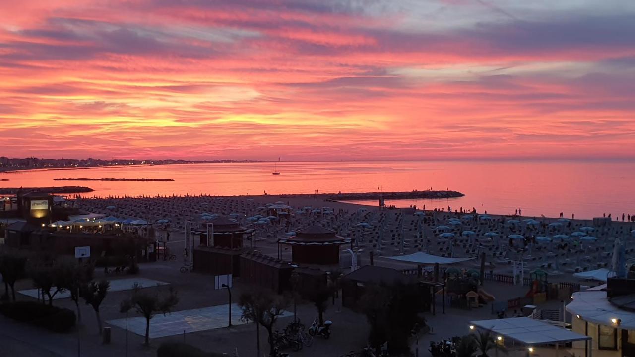 Hotel Corinna Rimini Kültér fotó