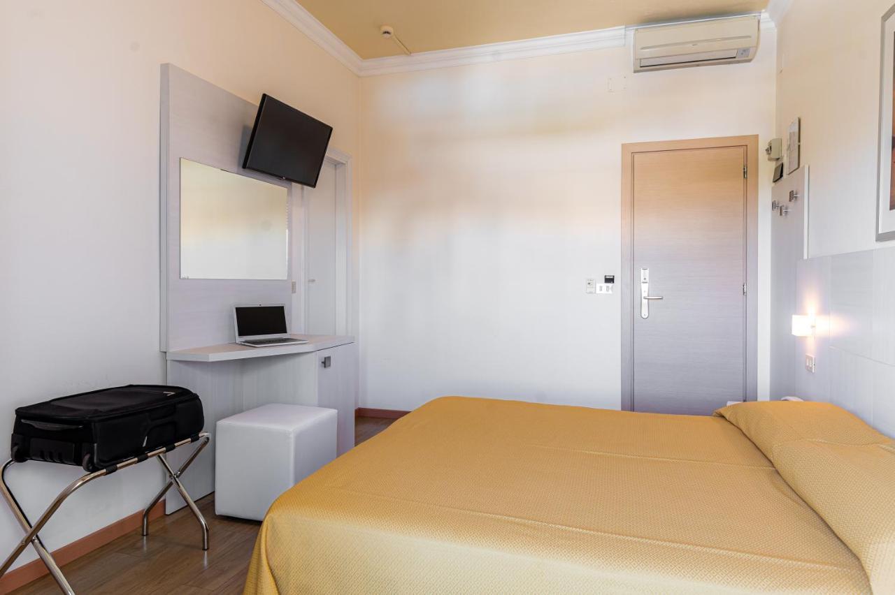 Hotel Corinna Rimini Kültér fotó