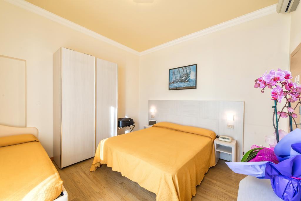 Hotel Corinna Rimini Szoba fotó