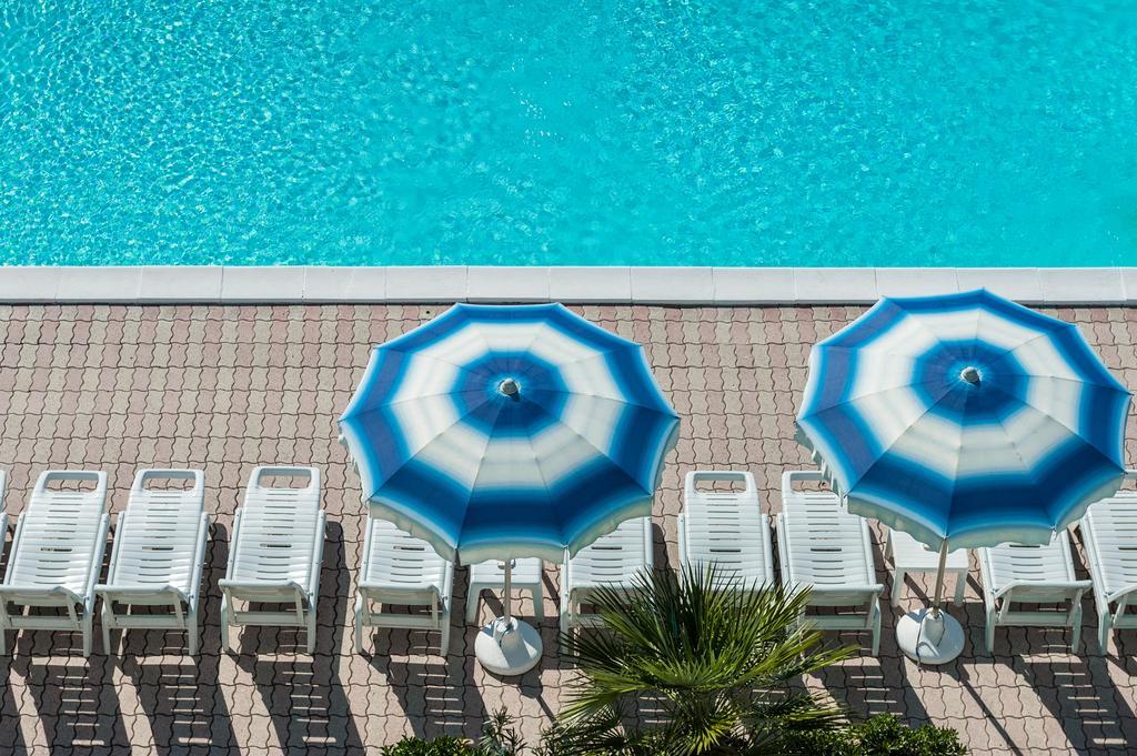 Hotel Corinna Rimini Kültér fotó