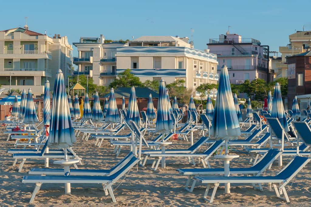 Hotel Corinna Rimini Kültér fotó
