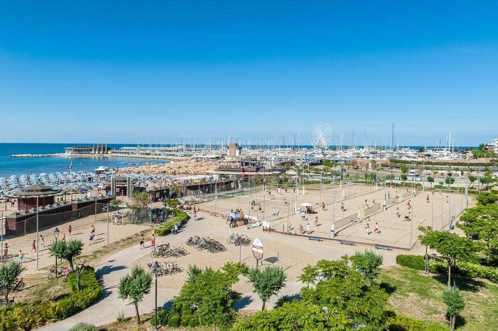 Hotel Corinna Rimini Kültér fotó
